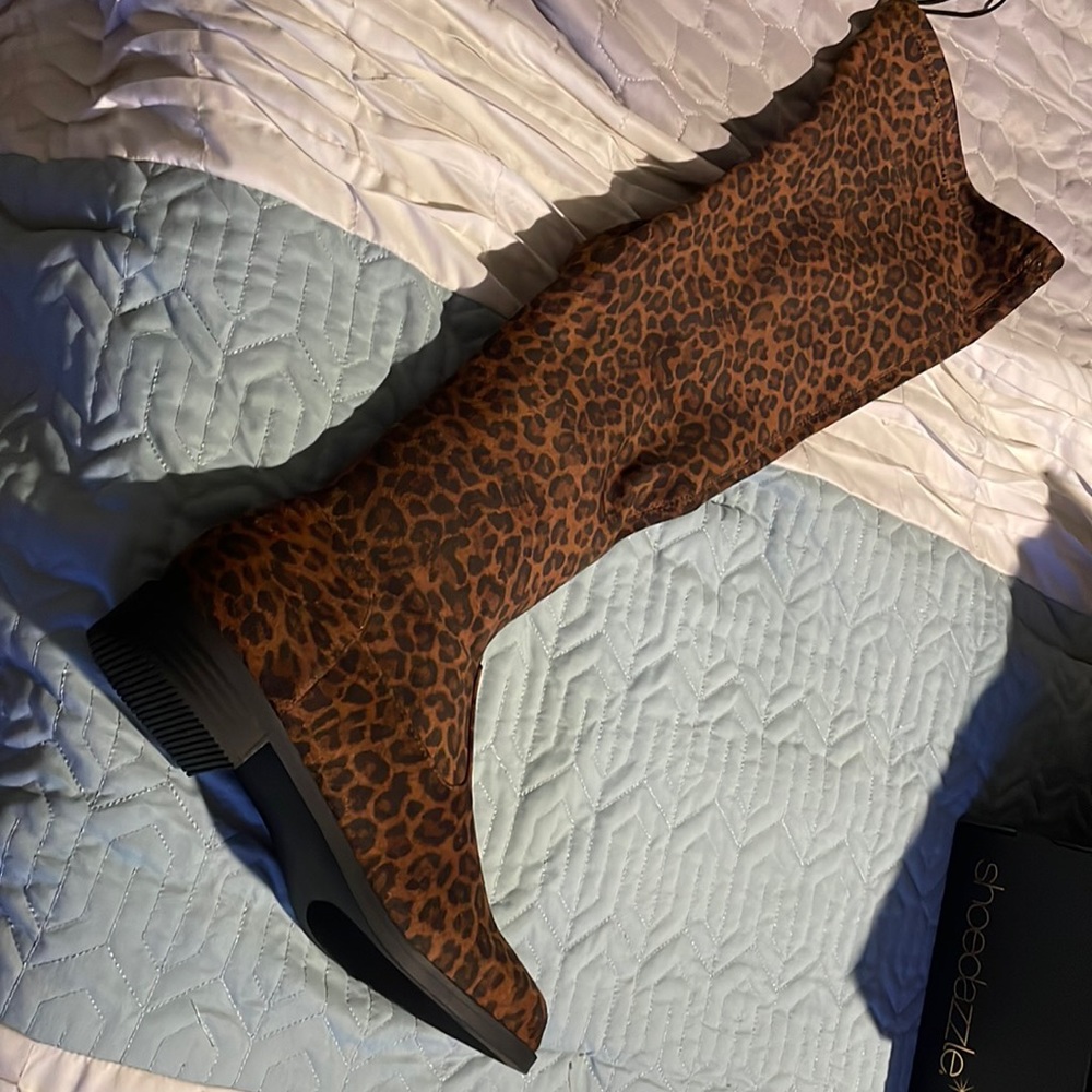 Teens Leopard Flat Boots